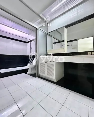PROMO SPESIAL! Rumah Ready Stock di Pondok Indah, Jakarta Selatan, LT 372m2m² LB 340m2m² PROMO SPESIAL! Rumah Ready Stock di Pondok Indah, Jakarta Selatan, LT 372m2m² LB 340m2m²