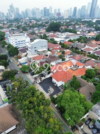 Rumah Nyaman dengan Luas Bangunan 1200m² di Lokasi Menteng, Jakarta Pusat Rumah Nyaman dengan Luas Bangunan 1200m² di Lokasi Menteng, Jakarta Pusat