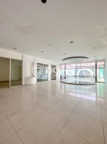 Hot Offer Hunian Mewah Ideal dan Luas di Menteng, Jakarta Pusat Hot Offer Hunian Mewah Ideal dan Luas di Menteng, Jakarta Pusat