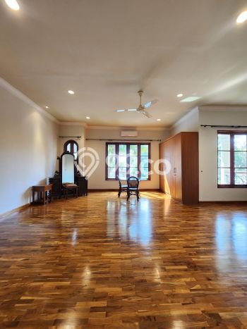 Hunian Bagus Disewakan di Kemang, Jakarta Selatan LT 535m2, LB 450m2 Hunian Bagus Disewakan di Kemang, Jakarta Selatan LT 535m2, LB 450m2