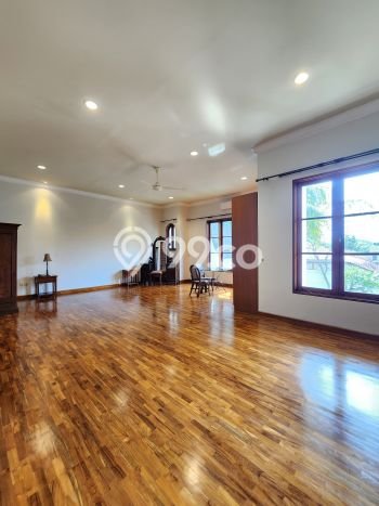 Hunian Bagus Disewakan di Kemang, Jakarta Selatan LT 535m2, LB 450m2 Hunian Bagus Disewakan di Kemang, Jakarta Selatan LT 535m2, LB 450m2