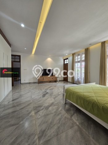 Ready to Use! Premium House LT 921m2 Desain Elegan di Ragunan Ready to Use! Premium House LT 921m2 Desain Elegan di Ragunan