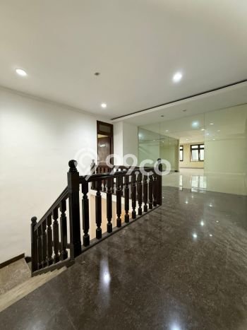 Rumah Nyaman dengan Luas Bangunan 1200m² di Lokasi Menteng, Jakarta Pusat Rumah Nyaman dengan Luas Bangunan 1200m² di Lokasi Menteng, Jakarta Pusat