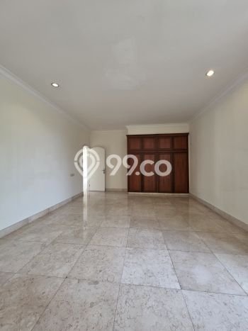 Rumah Elit LB 750m2 Siap Huni Desain Elegan di Pondok Indah, Jakarta Selatan Rumah Elit LB 750m2 Siap Huni Desain Elegan di Pondok Indah, Jakarta Selatan