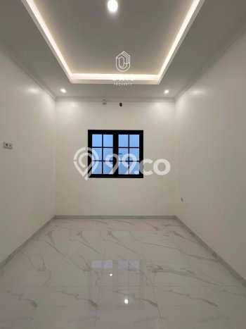 Ready to Use! Luxury House LT 140m2 Desain Elegan di Pejaten Ready to Use! Luxury House LT 140m2 Desain Elegan di Pejaten
