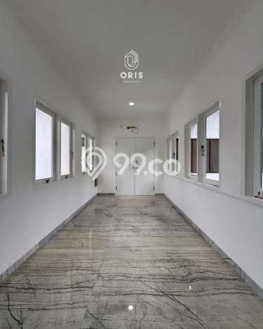 Ready to Use! Luxury House LT 467m2 Desain Elegan di Kemang Ready to Use! Luxury House LT 467m2 Desain Elegan di Kemang