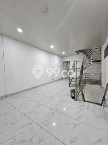 LOKASI STRATEGIS! Ruko di , Luas 600m2m², Akses Strategis LOKASI STRATEGIS! Ruko di , Luas 600m2m², Akses Strategis