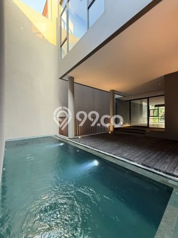 Rumah Mewah LB 385m2 Siap Huni Desain Elegan di Cipete, Jakarta Selatan Rumah Mewah LB 385m2 Siap Huni Desain Elegan di Cipete, Jakarta Selatan