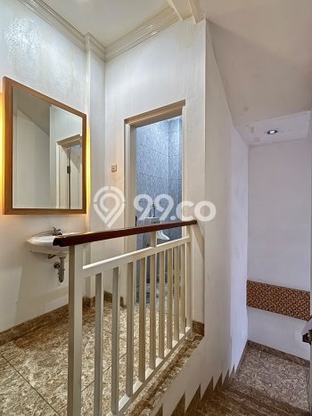 Untuk Dijual Ruko di Tebet Jakarta Selatan LT 135m2 / LB 470m2 Untuk Dijual Ruko di Tebet Jakarta Selatan LT 135m2 / LB 470m2