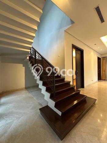 Rumah Elit Modern Tanpa Renovasi di Pondok Indah Jakarta Selatan Rumah Elit Modern Tanpa Renovasi di Pondok Indah Jakarta Selatan