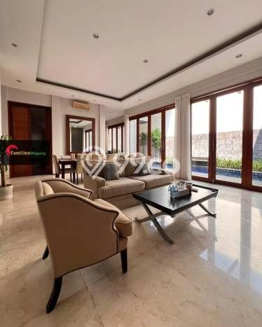 Ready to Use! Premium House LT 409m2 Desain Modern di Senopati Ready to Use! Premium House LT 409m2 Desain Modern di Senopati