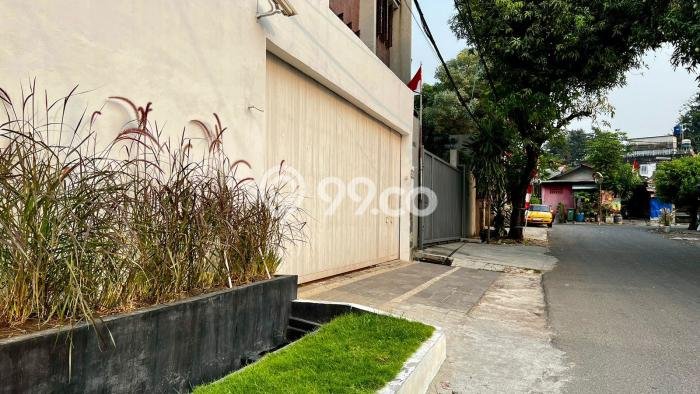 For Sale Rumah Mewah Exclusive di Kebayoran Lama, Jakarta Selatan For Sale Rumah Mewah Exclusive di Kebayoran Lama, Jakarta Selatan