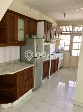 NEW LISTING! Rumah kawasan , Ready, 5 KT, Akses Jakarta Selatan, Jakarta Selatan, LT 165m2m² LB 200m2m² NEW LISTING! Rumah kawasan , Ready, 5 KT, Akses Jakarta Selatan, Jakarta Selatan, LT 165m2m² LB 200m2m²