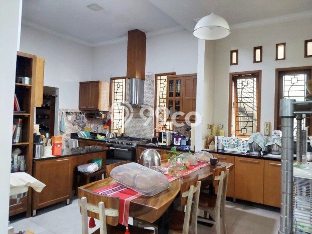 For Sale! Premium House LT 318m2 Desain Elegan di Kelapa Dua For Sale! Premium House LT 318m2 Desain Elegan di Kelapa Dua