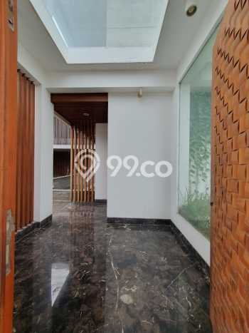 Rumah Luxury Modern Tanpa Renovasi di Cinere Jakarta Selatan Rumah Luxury Modern Tanpa Renovasi di Cinere Jakarta Selatan