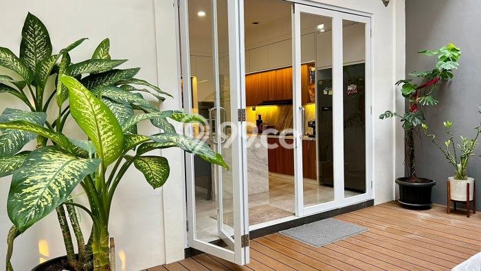 For Sale Rumah Mewah Exclusive di Kebayoran Lama, Jakarta Selatan For Sale Rumah Mewah Exclusive di Kebayoran Lama, Jakarta Selatan