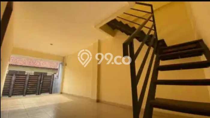 Lokasi terbaik! Rumah siap pakai disewakan di Cinere LB 180m2 Lokasi terbaik! Rumah siap pakai disewakan di Cinere LB 180m2