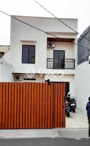 Lokasi strategis! Rumah siap huni disewakan di Pasar Minggu LB 200m2 Lokasi strategis! Rumah siap huni disewakan di Pasar Minggu LB 200m2