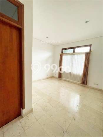 HARGA SPESIAL! Rumah kawasan , Dekat Pusat Kota, 6 KM, Luas 170m2m² LB 270m2m² HARGA SPESIAL! Rumah kawasan , Dekat Pusat Kota, 6 KM, Luas 170m2m² LB 270m2m²