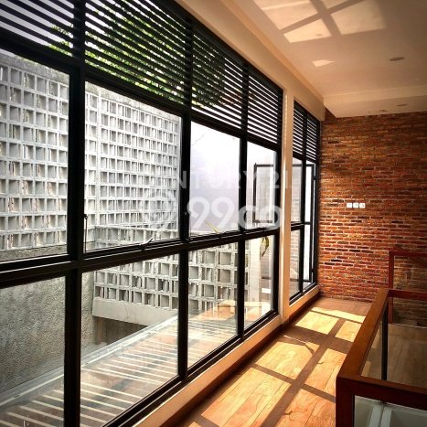 For Sale! Premium House LT 187m2 Desain Elegan di Lebak Bulus For Sale! Premium House LT 187m2 Desain Elegan di Lebak Bulus