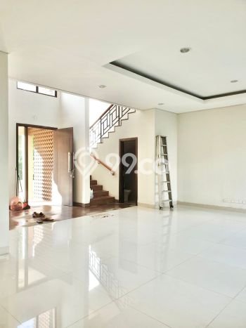 Rumah Luxury Modern Tanpa Renovasi di BSD Green Wich Tangerang Rumah Luxury Modern Tanpa Renovasi di BSD Green Wich Tangerang