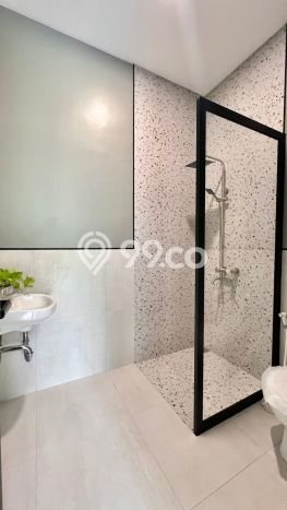 Ready to Use! Luxury House LT 175m2 Desain Modern di BSD Giri Loka Ready to Use! Luxury House LT 175m2 Desain Modern di BSD Giri Loka