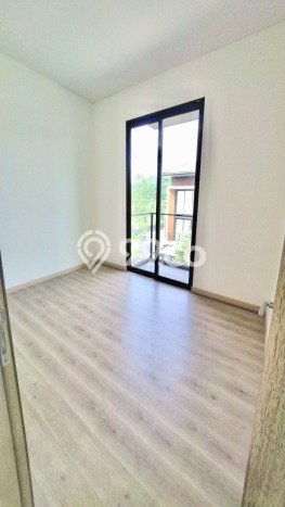 Jual Rumah Mewah Megah Dengan View Cantik di BSD City, Tangerang Jual Rumah Mewah Megah Dengan View Cantik di BSD City, Tangerang