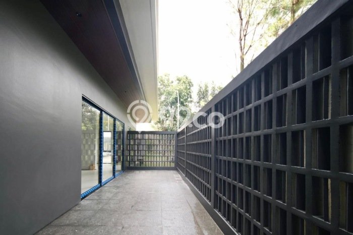 Rumah Luxury Modern Tanpa Renovasi di BSD Foresta Tangerang Rumah Luxury Modern Tanpa Renovasi di BSD Foresta Tangerang
