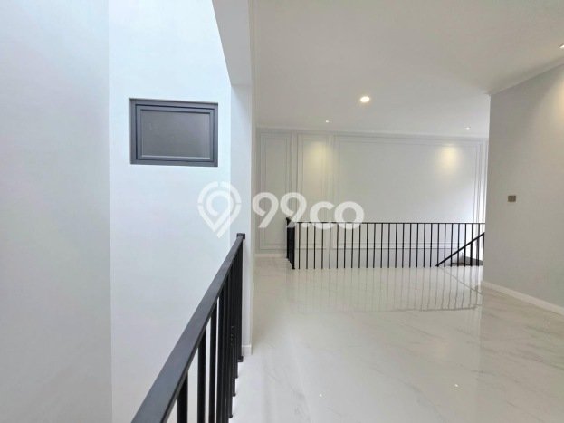 Rumah Mewah LB 180m2 Siap Pakai Desain Elegan di BSD Nusaloka, Tangerang Rumah Mewah LB 180m2 Siap Pakai Desain Elegan di BSD Nusaloka, Tangerang