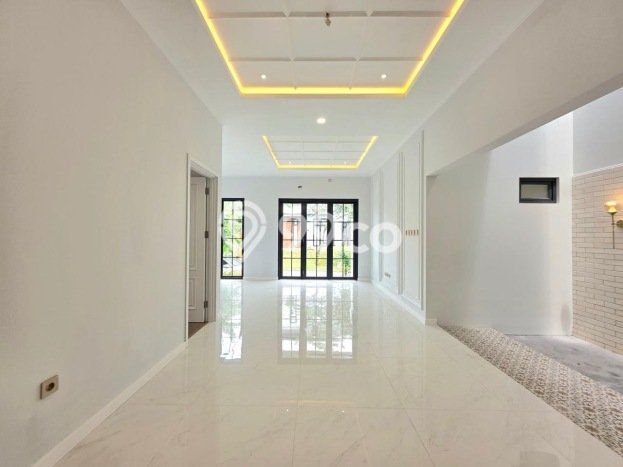 Rumah Mewah LB 180m2 Siap Pakai Desain Elegan di BSD Nusaloka, Tangerang Rumah Mewah LB 180m2 Siap Pakai Desain Elegan di BSD Nusaloka, Tangerang