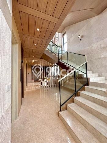 Jual Rumah Luas Elegan Dengan View Eksklusif di BSD City, Tangerang Jual Rumah Luas Elegan Dengan View Eksklusif di BSD City, Tangerang