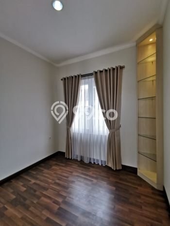 Rumah Elit LB 225m2 Siap Pakai Desain Elegan di BSD Green Wich, Tangerang Rumah Elit LB 225m2 Siap Pakai Desain Elegan di BSD Green Wich, Tangerang