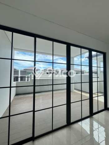 Rumah Mewah Dijual LT 144m2 di BSD, Tangerang Selatan Rumah Mewah Dijual LT 144m2 di BSD, Tangerang Selatan
