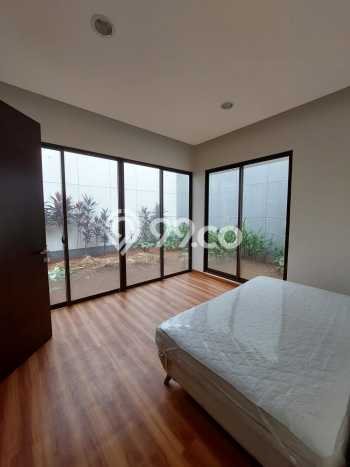 Rumah Elit Modern Tanpa Renovasi di BSD Green Wich Tangerang Rumah Elit Modern Tanpa Renovasi di BSD Green Wich Tangerang