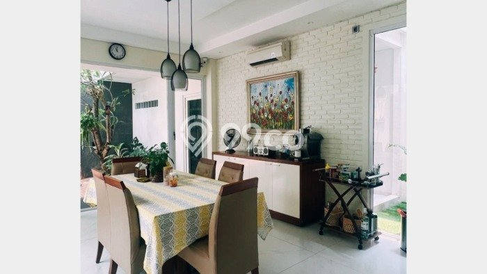 Disewakan! Rumah 5 Kamar Tidur &
5 Kamar Mandi di BSD Taman Provence, Tangerang Disewakan! Rumah 5 Kamar Tidur &
5 Kamar Mandi di BSD Taman Provence, Tangerang