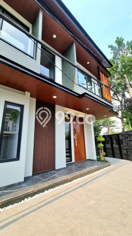 Rumah Elit Modern Tanpa Renovasi di BSD Griya Loka Tangerang Rumah Elit Modern Tanpa Renovasi di BSD Griya Loka Tangerang