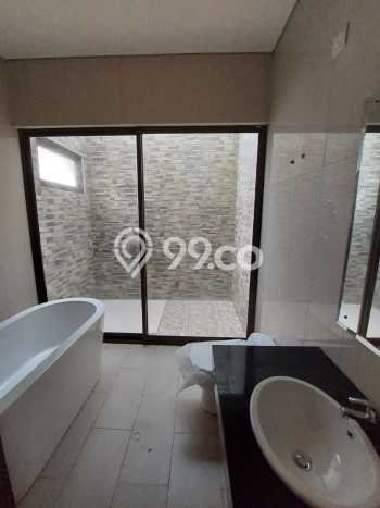 Rumah Elit Modern Tanpa Renovasi di BSD Green Wich Tangerang Rumah Elit Modern Tanpa Renovasi di BSD Green Wich Tangerang