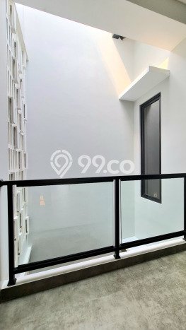 Rumah Elit Modern Tanpa Renovasi di BSD Griya Loka Tangerang Rumah Elit Modern Tanpa Renovasi di BSD Griya Loka Tangerang