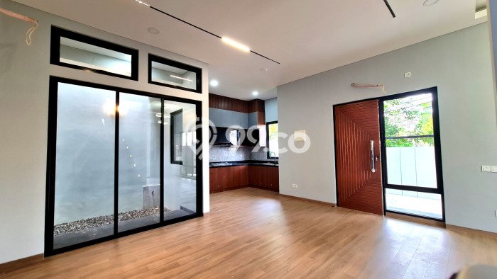 Rumah Elit Modern Tanpa Renovasi di BSD Griya Loka Tangerang Rumah Elit Modern Tanpa Renovasi di BSD Griya Loka Tangerang