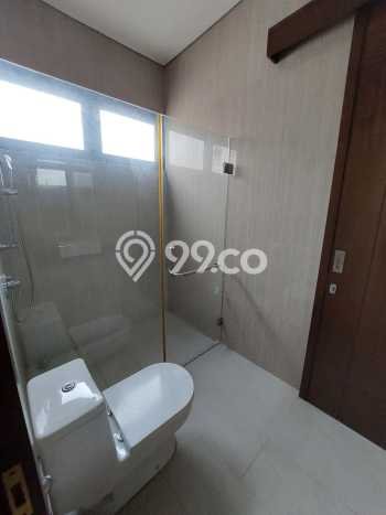 Rumah Elit Modern Tanpa Renovasi di BSD Green Wich Tangerang Rumah Elit Modern Tanpa Renovasi di BSD Green Wich Tangerang