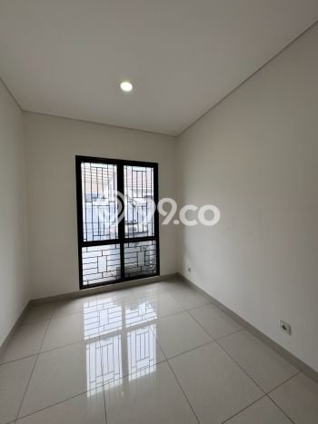 Ready to Use! Luxury House LT 160m2 Desain Elegan di BSD Green Wich Ready to Use! Luxury House LT 160m2 Desain Elegan di BSD Green Wich