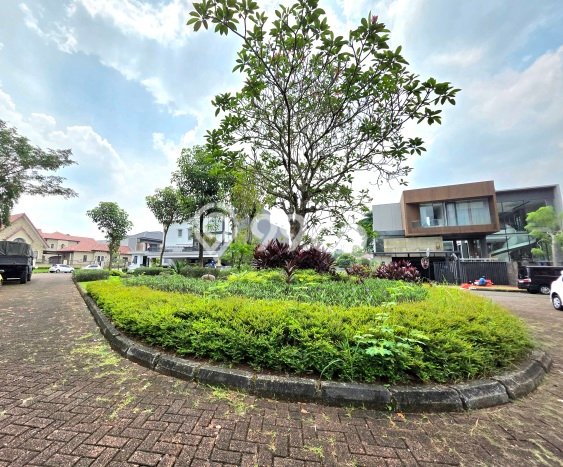 Rumah Elit Modern Tanpa Renovasi di BSD Bukit Golf Tangerang Rumah Elit Modern Tanpa Renovasi di BSD Bukit Golf Tangerang