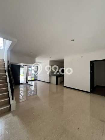 Rumah Mewah Dijual LT 144m2 di BSD, Tangerang Selatan Rumah Mewah Dijual LT 144m2 di BSD, Tangerang Selatan