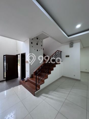 Ready to Use! Luxury House LT 160m2 Desain Elegan di BSD Green Wich Ready to Use! Luxury House LT 160m2 Desain Elegan di BSD Green Wich