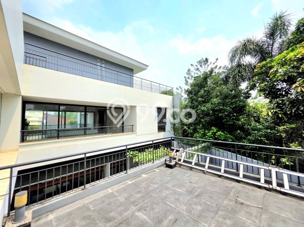 Rumah Elit Modern Tanpa Renovasi di BSD Bukit Golf Tangerang Rumah Elit Modern Tanpa Renovasi di BSD Bukit Golf Tangerang