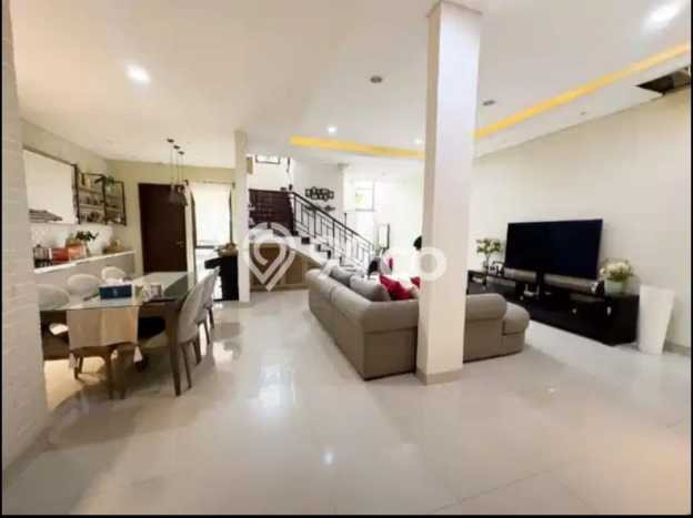 Rumah Elit LB 220m2 Siap Huni Desain Elegan di BSD Green Wich, Tangerang Rumah Elit LB 220m2 Siap Huni Desain Elegan di BSD Green Wich, Tangerang