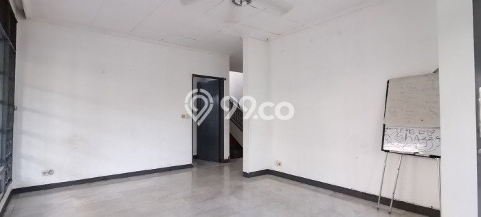 Siap Huni Rumah Mewah 5 Kamar di Jagakarsa Dekat ke Mana Pun Siap Huni Rumah Mewah 5 Kamar di Jagakarsa Dekat ke Mana Pun