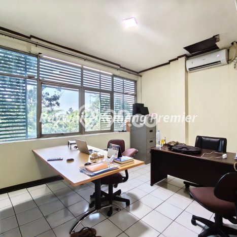 Unit Kantor Dijual di Pasar Minggu Jakarta Selatan Luas Tanah 121m2, Luas Bangunan 280m2 Unit Kantor Dijual di Pasar Minggu Jakarta Selatan Luas Tanah 121m2, Luas Bangunan 280m2