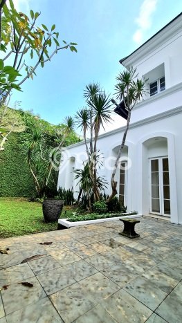 Rumah Luxury Modern Tanpa Renovasi di BSD Tangerang Rumah Luxury Modern Tanpa Renovasi di BSD Tangerang