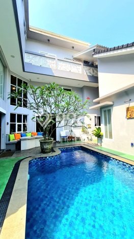 Dijual Rumah Luas Elegan Dengan View Eksklusif di BSD, Tangerang Dijual Rumah Luas Elegan Dengan View Eksklusif di BSD, Tangerang